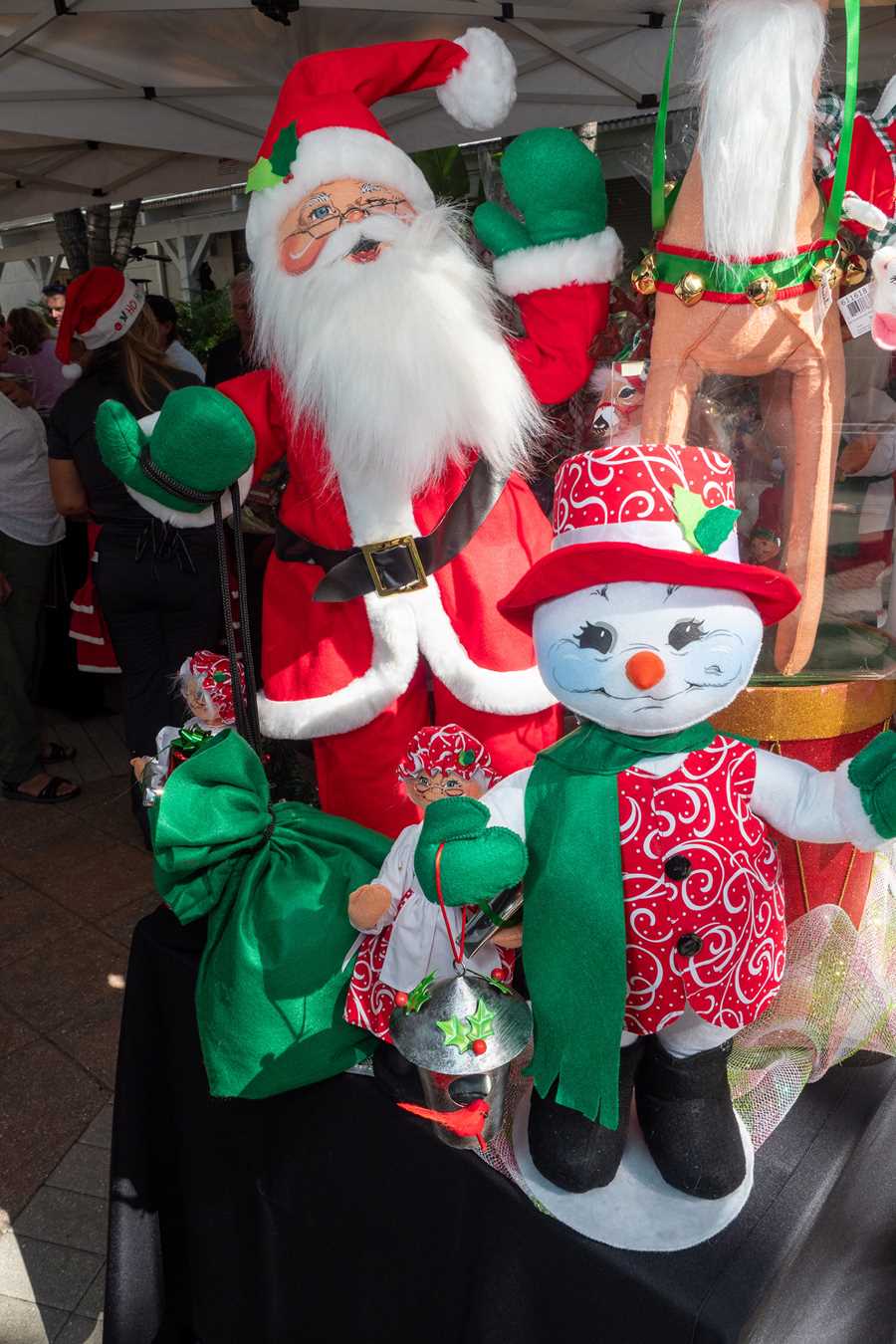 Holiday magic on 5th Avenue South